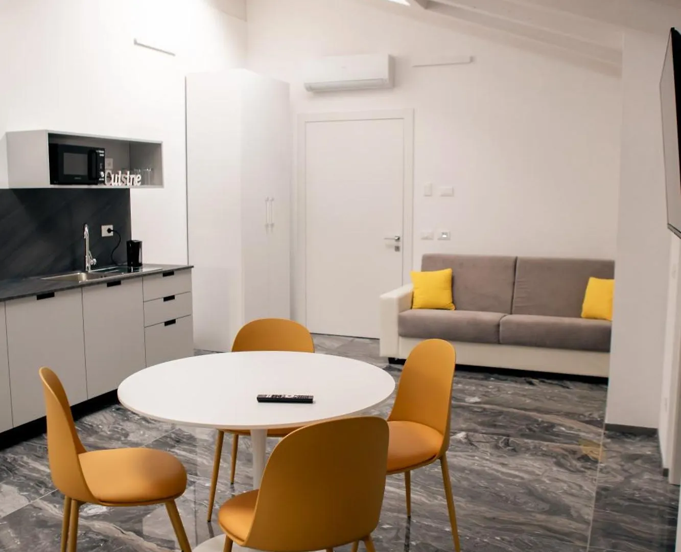 La Dimora Dell'Aquila Apartment Castelnuovo del Garda Italy