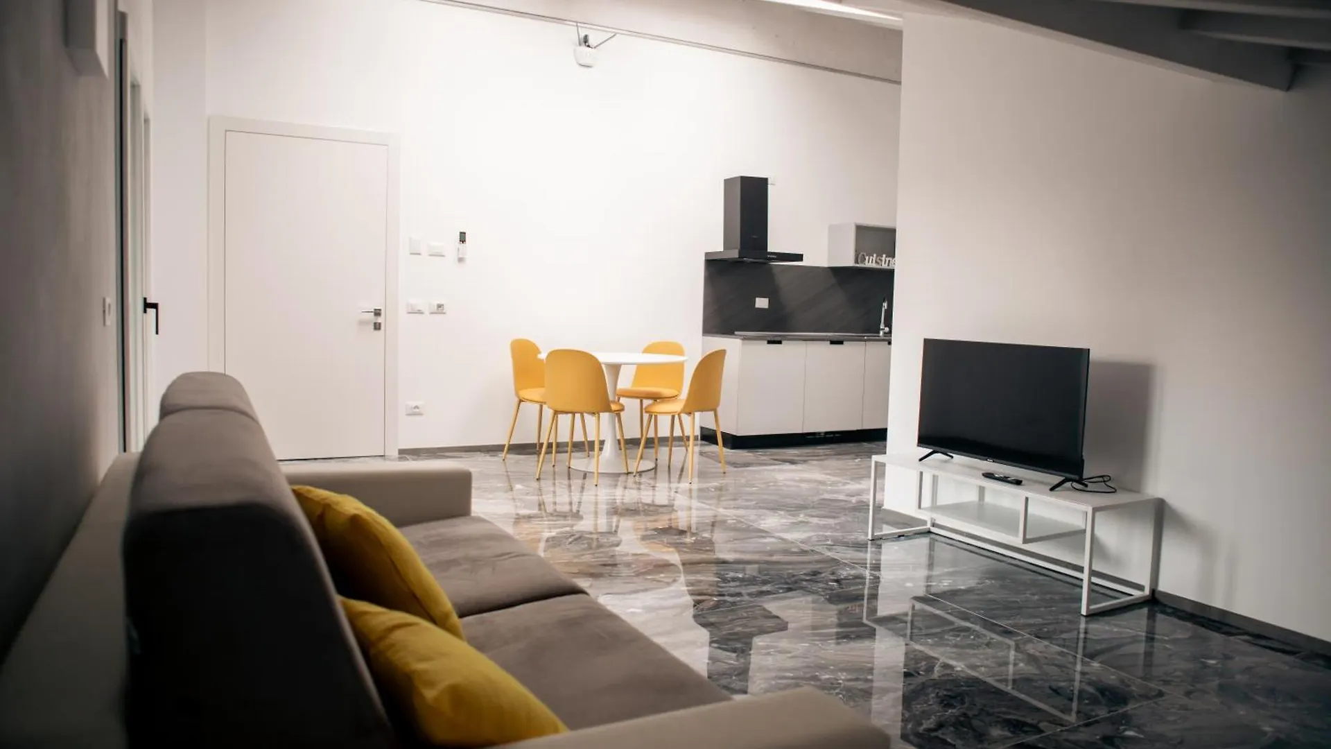 La Dimora Dell'Aquila Apartment Castelnuovo del Garda 0*,  Italy